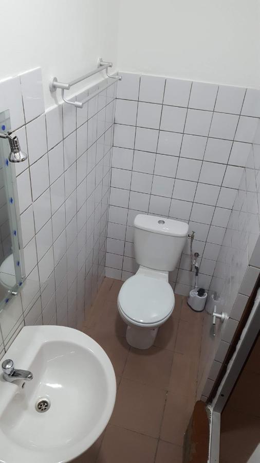Academia Hôtel Lomé Extérieur photo